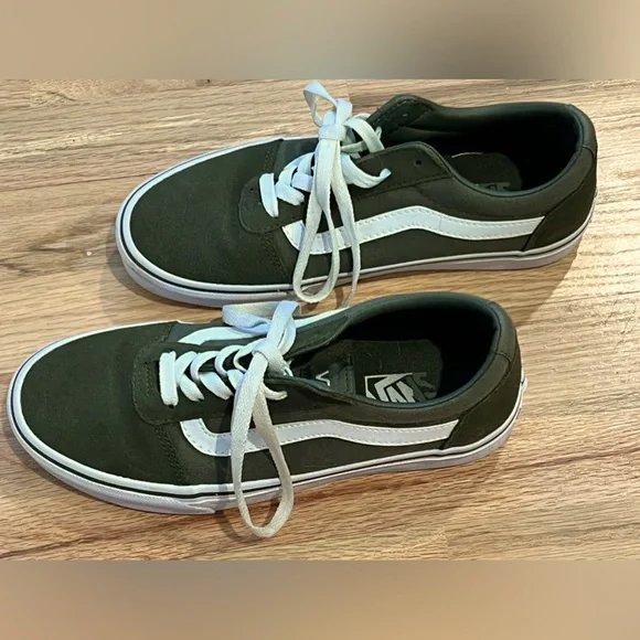 Womens Vans, size 8, color Olive, (Suede/Canvas) - Picture 5 of 12